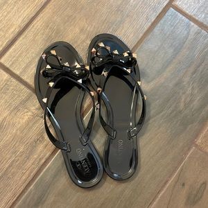 Valentino-like Rockstud Jelly Thong